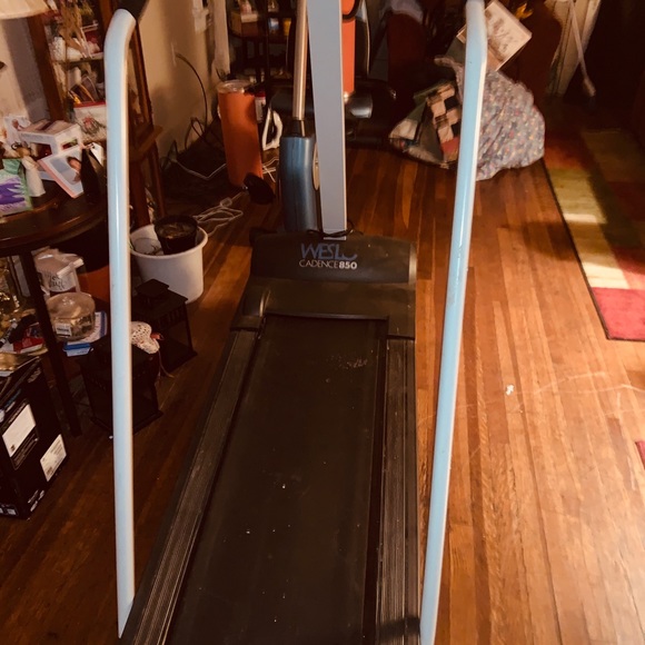 Treadmill - Picture 4 of 4